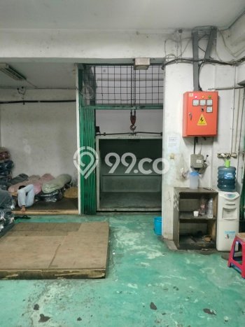 Ruko Gandeng 5 Plong 5 Lantai Full Letak Di Hook Ada Lift Barang Lokasi Strategis Di Jembatan Dua Ruko Gandeng 5 Plong 5 Lantai Full Letak Di Hook Ada Lift Barang Lokasi Strategis Di Jembatan Dua