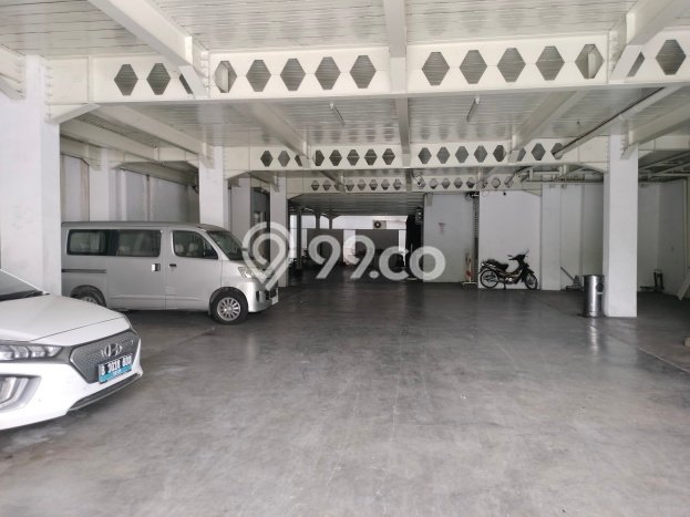Gedung Strategis Dan Luas Cocok Untuk Perkantoran, Tempat Usaha Terletak Di Jalan Raya Bandengan Gedung Strategis Dan Luas Cocok Untuk Perkantoran, Tempat Usaha Terletak Di Jalan Raya Bandengan