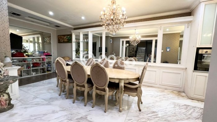 Rumah Mewah 3.5 Lantai Design Klasik Super Elegant Sertifikat SHM Terletak di Komplek Perumahan Premium Mayang Permai Pantai Indah Kapuk Pik 1 Rumah Mewah 3.5 Lantai Design Klasik Super Elegant Sertifikat SHM Terletak di Komplek Perumahan Premium Mayang Permai Pantai Indah Kapuk Pik 1
