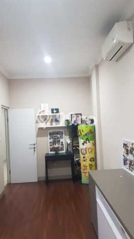 Rumah Cantik Dan Rapi 3 Lantai Sudah Shm Semi Furnished Lokasi Hadap Taman Terletak Di Komplek Pakuwon Jelambar Rumah Cantik Dan Rapi 3 Lantai Sudah Shm Semi Furnished Lokasi Hadap Taman Terletak Di Komplek Pakuwon Jelambar