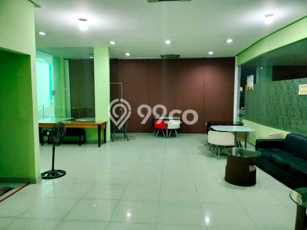 Gedung Strategis Dan Luas Cocok Untuk Perkantoran, Tempat Usaha Terletak Di Jalan Raya Bandengan Gedung Strategis Dan Luas Cocok Untuk Perkantoran, Tempat Usaha Terletak Di Jalan Raya Bandengan