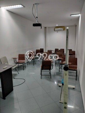 Gedung Strategis Dan Luas Cocok Untuk Perkantoran, Tempat Usaha Terletak Di Jalan Raya Bandengan Gedung Strategis Dan Luas Cocok Untuk Perkantoran, Tempat Usaha Terletak Di Jalan Raya Bandengan