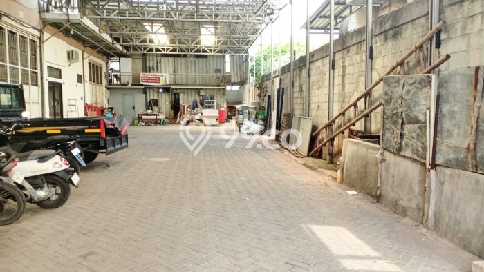 Unit Gudang Dijual di Jakarta Barat LT 1345m2 & LB 1800m2 Unit Gudang Dijual di Jakarta Barat LT 1345m2 & LB 1800m2