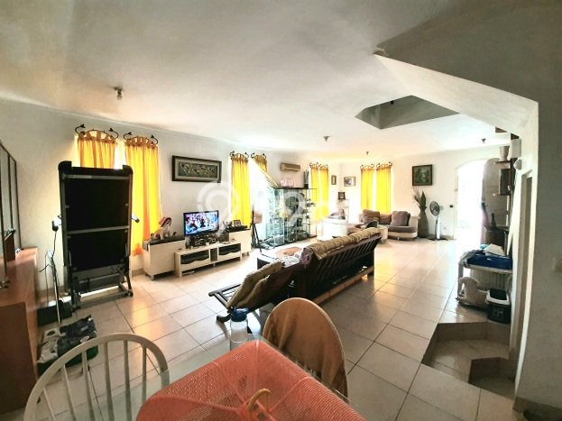 Rumah Bagus SHM di Taman Provence, Bsd , Tangerang , Banten Rumah Bagus SHM di Taman Provence, Bsd , Tangerang , Banten