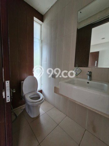 Rumah Luas Asri 3 KT Siap Huni di BSD Tangerang Rumah Luas Asri 3 KT Siap Huni di BSD Tangerang