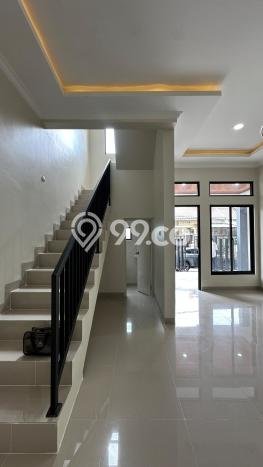 Jual Rumah Eksklusif 4 KT di Villa Melati Mas, Tangerang Selatan Jual Rumah Eksklusif 4 KT di Villa Melati Mas, Tangerang Selatan