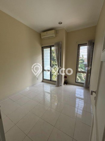 Rumah Luas Asri 4 KT Siap Pakai di Summarecon Serpong Tangerang Rumah Luas Asri 4 KT Siap Pakai di Summarecon Serpong Tangerang