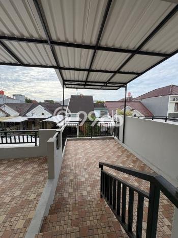 Dijual Rumah Premium dengan Fasilitas Sekitar Lengkap di BSD, Tangerang Selatan Dijual Rumah Premium dengan Fasilitas Sekitar Lengkap di BSD, Tangerang Selatan