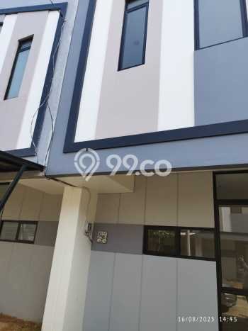 Rumah 2 KT 1 KM Semi Furnished di Jababeka, Dekat Mal, Bekasi Rumah 2 KT 1 KM Semi Furnished di Jababeka, Dekat Mal, Bekasi