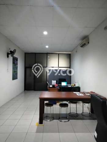 Ruko Disewa di Bekasi dengan LB 120m2 Area Komersial Ramai Ruko Disewa di Bekasi dengan LB 120m2 Area Komersial Ramai