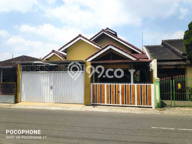Dijual Cepat Rumah Favorit Siap Huni LB 235m2 di Kartosuro, Solo Dijual Cepat Rumah Favorit Siap Huni LB 235m2 di Kartosuro, Solo