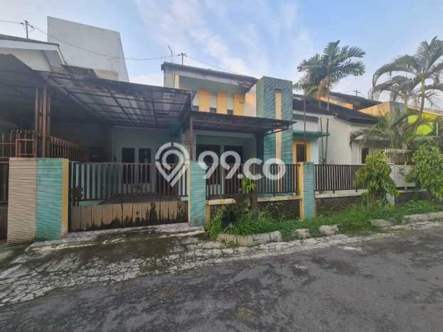 Jual Rumah Bagus Siap Huni LB 100m2 di Colomadu, Solo Jual Rumah Bagus Siap Huni LB 100m2 di Colomadu, Solo