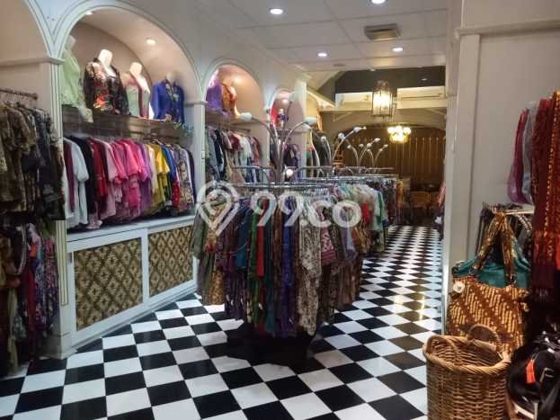 Dijual Rumah Premium dengan Fasilitas Sekitar Lengkap di Laweyan, Solo Dijual Rumah Premium dengan Fasilitas Sekitar Lengkap di Laweyan, Solo