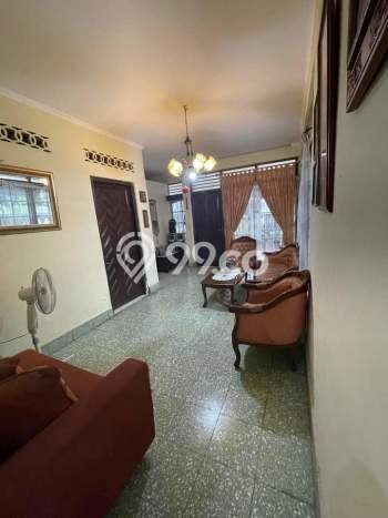 Area Ramai! Ruko Dijual di Cempaka Putih untuk Bisnis Luas Bangunan 100m2 Area Ramai! Ruko Dijual di Cempaka Putih untuk Bisnis Luas Bangunan 100m2