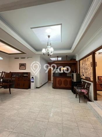 Disewakan Hunian Konsep Minimalis di Menteng Jakarta Pusat dengan 5 KT Disewakan Hunian Konsep Minimalis di Menteng Jakarta Pusat dengan 5 KT