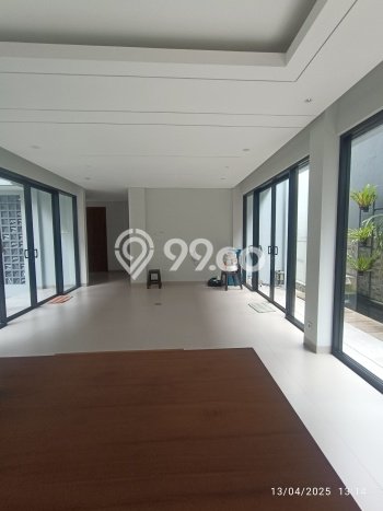 Ready to Use! Luxury House LT 300m2 Desain Modern di Sentul City Ready to Use! Luxury House LT 300m2 Desain Modern di Sentul City