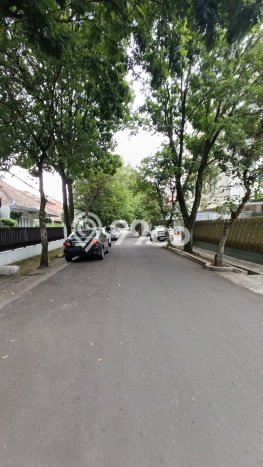 Rumah Mewah LB 465m2 Siap Pakai Desain Elegan di Asia Afrika, Bandung Rumah Mewah LB 465m2 Siap Pakai Desain Elegan di Asia Afrika, Bandung