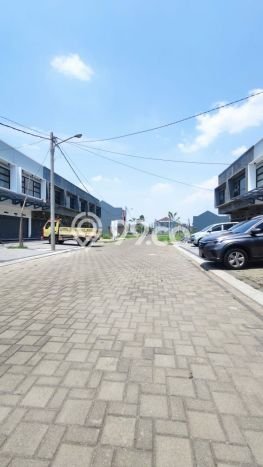 Unit Ruko Dijual di Batununggal Bandung 140m2 Unit Ruko Dijual di Batununggal Bandung 140m2