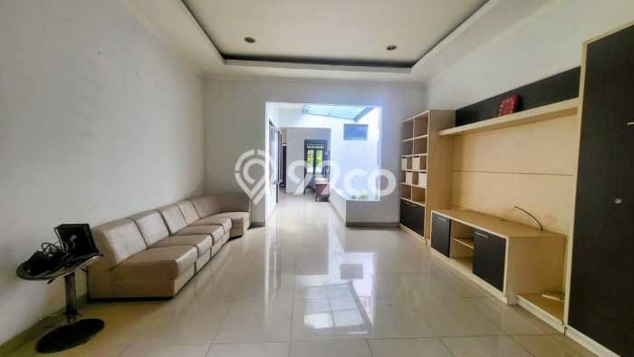 Rumah di Batununggal, Bandung, LT 307m2m² Bangunan 260m2m² Rumah di Batununggal, Bandung, LT 307m2m² Bangunan 260m2m²