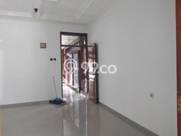 Lokasi terbaik! Rumah siap pakai disewakan di Sudirman LB 400m2 Lokasi terbaik! Rumah siap pakai disewakan di Sudirman LB 400m2