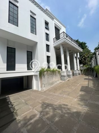 Rumah Premium di Jakarta Selatan Strategis Kondisi Terawat Rumah Premium di Jakarta Selatan Strategis Kondisi Terawat