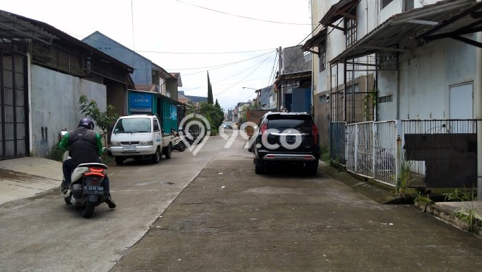 Rumah 2 Lantai Full Bangunan Renov Siap Pakai di TKI 2 Rumah 2 Lantai Full Bangunan Renov Siap Pakai di TKI 2