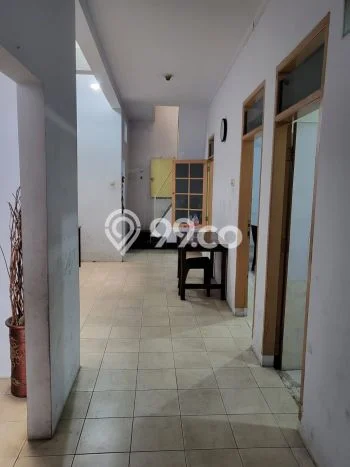 Disewakan! Rumah 4 Kamar Tidur &
2 Kamar Mandi di Sudirman, Bandung Disewakan! Rumah 4 Kamar Tidur &
2 Kamar Mandi di Sudirman, Bandung