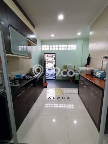 Rumah Kawasan Nagoya, LT 119m², LB 180m² Rumah Kawasan Nagoya, LT 119m², LB 180m²