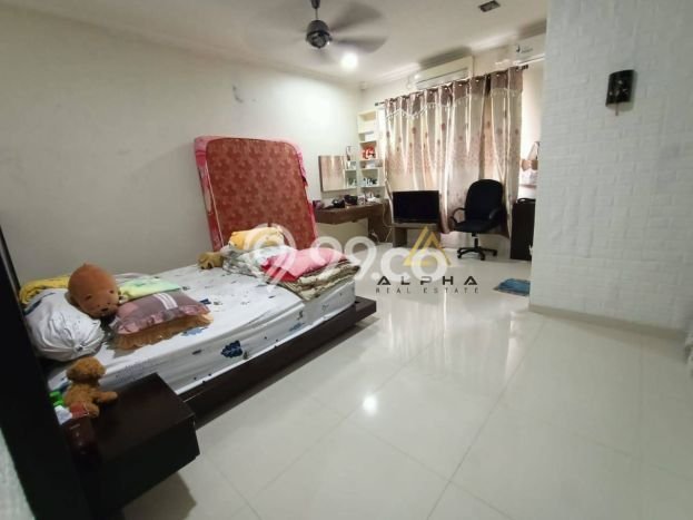 Rumah Kawasan Nagoya, LT 119m², LB 180m² Rumah Kawasan Nagoya, LT 119m², LB 180m²