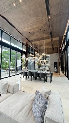 HARGA MENARIK! Vila Kawasan , Ukuran 726m2m², Area Strategis dengan akses bagus HARGA MENARIK! Vila Kawasan , Ukuran 726m2m², Area Strategis dengan akses bagus