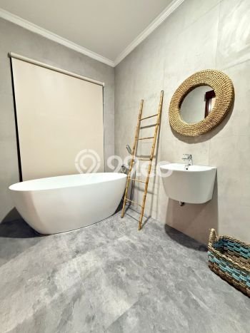 Rumah kawasan Seminyak, Akses ke Pusat Kota, 2 KT, Luas 120m² LB 150m² Rumah kawasan Seminyak, Akses ke Pusat Kota, 2 KT, Luas 120m² LB 150m²