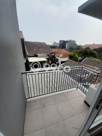HOT DEAL! Rumah area Batununggal, 2 KM, Area Strategis, LT 70m² Bangunan 120m² HOT DEAL! Rumah area Batununggal, 2 KM, Area Strategis, LT 70m² Bangunan 120m²