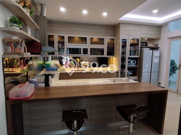 Hunian Mewah LB 560m2 Siap Pakai Desain Elegan di Kota Baru Parahyangan, Bandung Hunian Mewah LB 560m2 Siap Pakai Desain Elegan di Kota Baru Parahyangan, Bandung