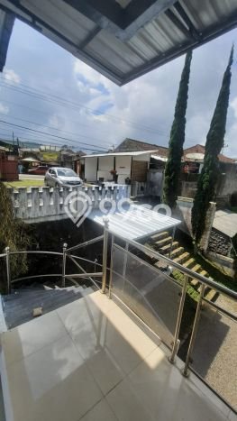 LOKASI TERBAIK! Vila di , Luas 573m2m², Lokasi Premium dengan jalan mudah LOKASI TERBAIK! Vila di , Luas 573m2m², Lokasi Premium dengan jalan mudah