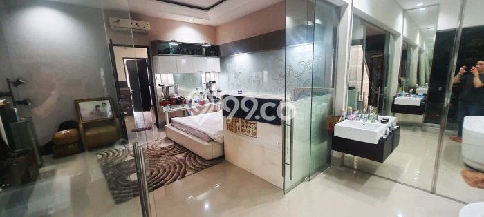 Rumah Lingkungan Nyaman di Cibubur, Jakarta Timur, Luas 250m² Bangunan 330m² Rumah Lingkungan Nyaman di Cibubur, Jakarta Timur, Luas 250m² Bangunan 330m²