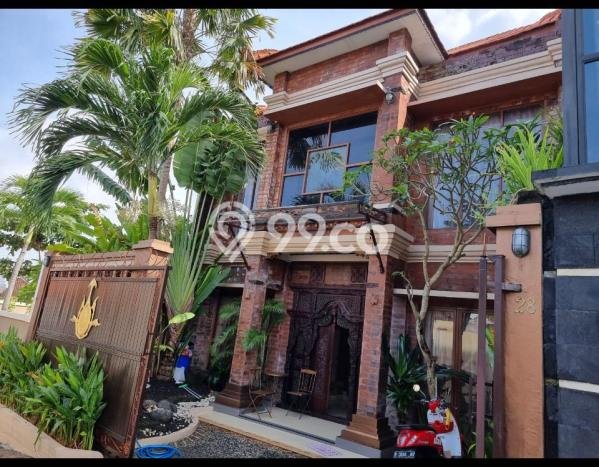 Rumah Elit LB 270m2 Siap Huni Desain Elegan di Kerobokan Kelod, Badung Rumah Elit LB 270m2 Siap Huni Desain Elegan di Kerobokan Kelod, Badung