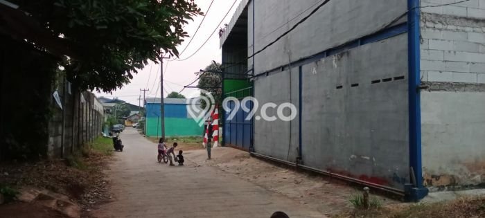 AREA KOMERSIAL! Gudang For Rent di Narogong, Luas 300m², Jalan Utama AREA KOMERSIAL! Gudang For Rent di Narogong, Luas 300m², Jalan Utama