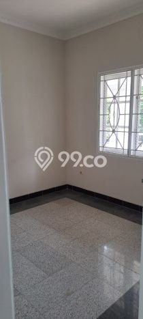 HUNIAN PILIHAN! Rumah di Kota Wisata, LT 240m² Bangunan 350m² HUNIAN PILIHAN! Rumah di Kota Wisata, LT 240m² Bangunan 350m²