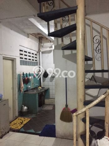 Siap Huni Hunian Elit 10 Kamar di Tebet Dekat ke Mana Saja Siap Huni Hunian Elit 10 Kamar di Tebet Dekat ke Mana Saja