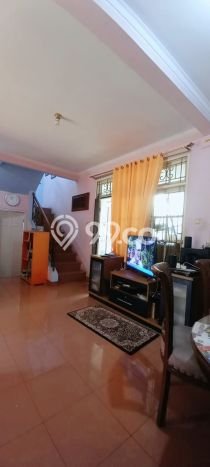Rumah Siap Huni lokasi Cibubur, Bogor, LT 136m² Bangunan 160m² Rumah Siap Huni lokasi Cibubur, Bogor, LT 136m² Bangunan 160m²