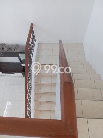 Rumah Nyaman di Kota Wisata, Bogor, Luas 180m² Bangunan 162m² Rumah Nyaman di Kota Wisata, Bogor, Luas 180m² Bangunan 162m²