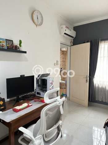 For Sale Hunian Rumah Terawat 4 Kamar di Kota Wisata, Bogor For Sale Hunian Rumah Terawat 4 Kamar di Kota Wisata, Bogor