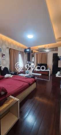 Rumah Elit LB 800m2 Siap Pakai Desain Elegan di Kota Wisata, Bogor Rumah Elit LB 800m2 Siap Pakai Desain Elegan di Kota Wisata, Bogor