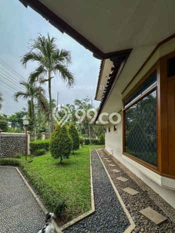 Hunian Modern dengan LT 700m2 & LB 550m2 Dikontrakkan di Pondok Indah Hunian Modern dengan LT 700m2 & LB 550m2 Dikontrakkan di Pondok Indah