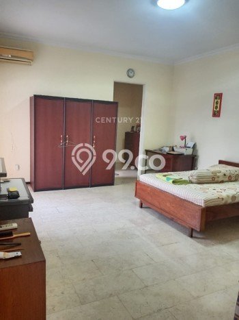 Rumah Luxury Modern Tanpa Renovasi di Pejaten Jakarta Selatan Rumah Luxury Modern Tanpa Renovasi di Pejaten Jakarta Selatan