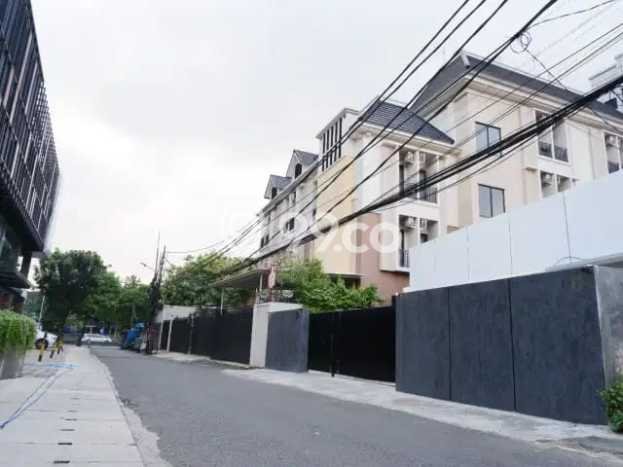 Rumah Mewah Siap Huni LT 400m2 di Mampang Prapatan, Jakarta Selatan Rumah Mewah Siap Huni LT 400m2 di Mampang Prapatan, Jakarta Selatan