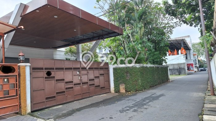 Hunian Elit LB 400m2 Siap Pakai Desain Elegan di Ampera, Jakarta Selatan Hunian Elit LB 400m2 Siap Pakai Desain Elegan di Ampera, Jakarta Selatan