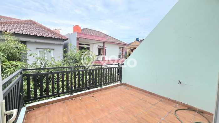 Siap Huni Hunian Elit 5 Kamar di Cakung Dekat ke Mana Pun Siap Huni Hunian Elit 5 Kamar di Cakung Dekat ke Mana Pun