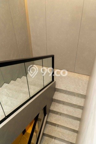 Dijual Rumah Mewah Megah Dengan View Cantik di Daan Mogot, Jakarta Barat Dijual Rumah Mewah Megah Dengan View Cantik di Daan Mogot, Jakarta Barat