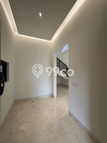 Ready to Use! Premium House LT 247m2 Desain Modern di BSD Ready to Use! Premium House LT 247m2 Desain Modern di BSD